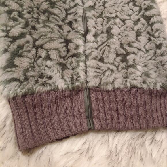 Tiara Sleeveless Gray & Brown Faux Fur Vest - Picture 4 of 8